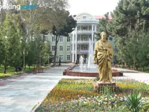 Bahoriston Hotel