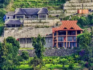 Hakuna Matata Lodge