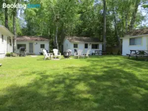 Woodland Cedars Family Cottage Resort