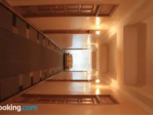 Argavand Hotel & Restaurant Complex