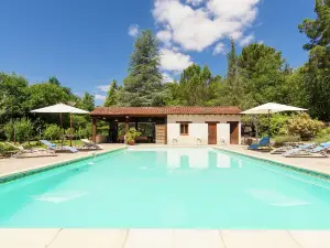 Maison de vacances à Bourgnac avec piscine privée