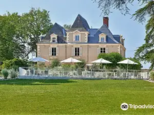 Hôtel & Restaurant - le Manoir des Cèdres - Piscine chauffée et Climatisation