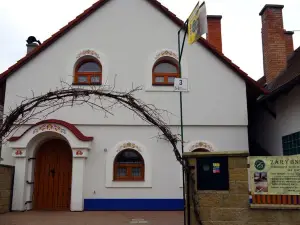 Sklep u Veselých