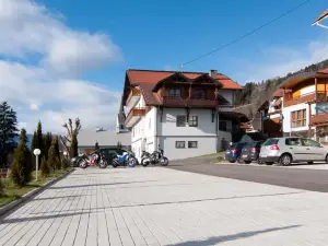 Restaurant - Café - Pension Hassler