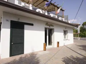 Hotel Paradise Airport