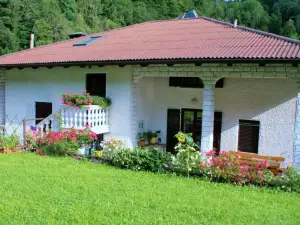 Rooms with Shared Kitchen Zver, Great for Hikers