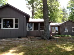 Log Cottage on Blue Lake