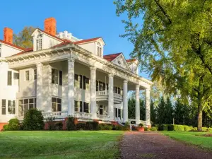 The Twelve Oaks Bed & Breakfast