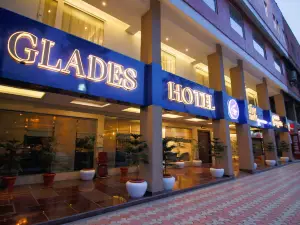 Glades Hotel