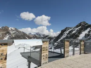 Glacier Hotel Grawand