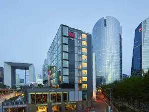 citizenM Paris la Défense