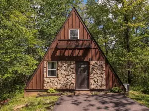 A-Frame #17 - Nature Lovers Hideaway - Hocking Hills 2 Bedrooms 1 Bathroom Cabin