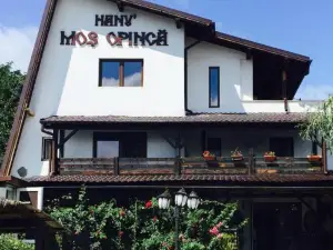 Hanu lu Mos Opinca