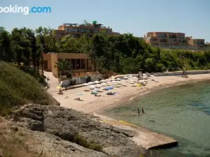 Friends Family Hotel