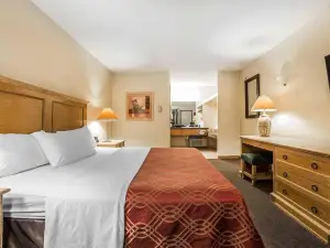 Econo Lodge Inn & Suites Kalispell - Glacier National Park Gateway