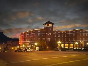 Hassayampa Inn