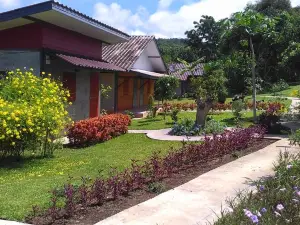 Ban Suan Sukjai Mae Sariang