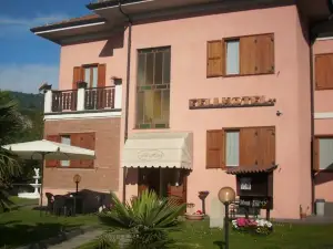 Fell Hotel