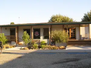 Lake Minden Camping Resort Cottage 1