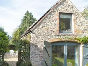 Ragwood Cottage