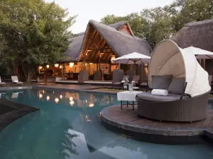Royal Chundu River Lodge