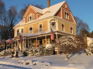 The Sleigh Maker Inn Bed and Breakfast