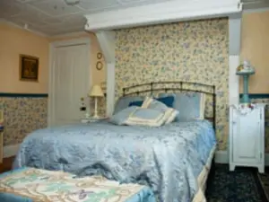 Lily House Bed and Breakfast