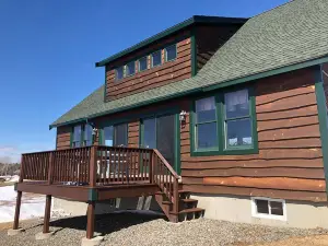 Dilly Lodge