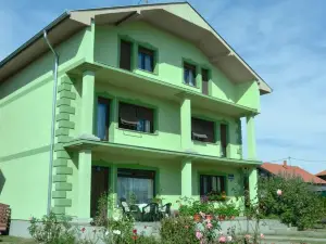 Apartment Kolonija