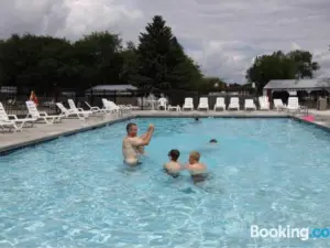 Blackhawk RV Campground Loft Cabin 11