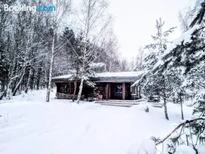 Namelis šalia Vynuogyno