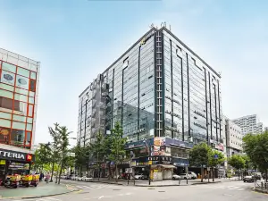 一山花井六月