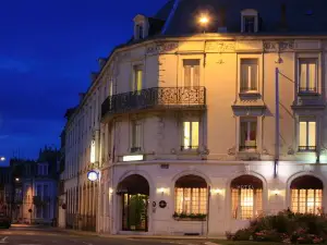 Hotel the Originals de l'Univers Montluçon