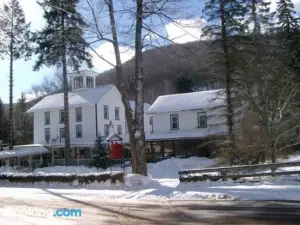 Colonial Inn