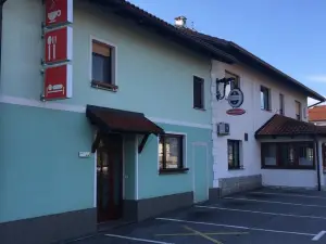 Guest House Okrepčevalnica Zemonska Vaga