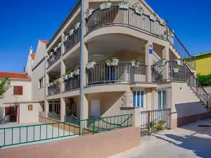 Apartments Nikola Vidović