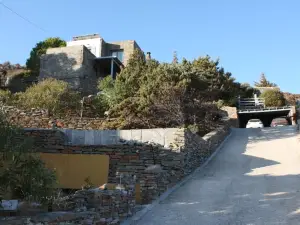 Aigaion House