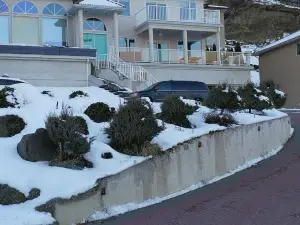 Lakeview Oasis Bed and Breakfast