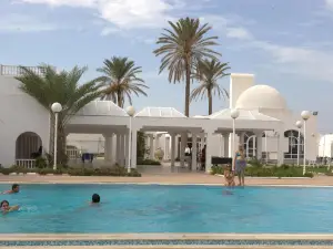 伊扎拉達爾突尼斯飯店