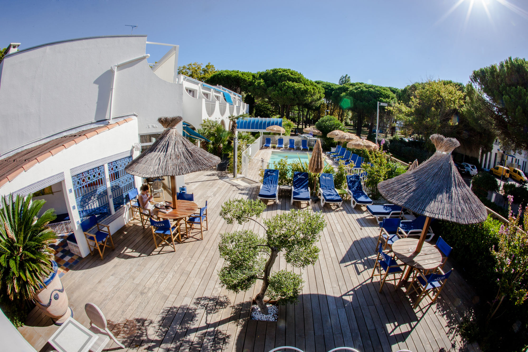NEWS HOTEL • CARNON-PLAGE • 2⋆ FRANCE • RATES FROM €62
