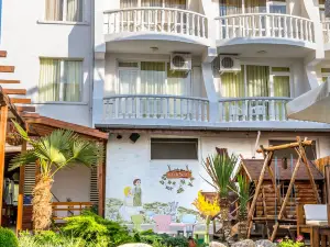 Hotel Yanis