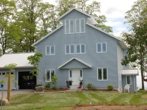 Loughbreeze Bay B&B