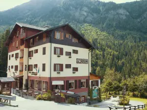 奧洛比阿爾卑斯度假酒店