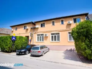 Guest House Mali Hotel