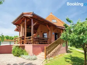 Three-Bedroom Holiday Home in Nasice