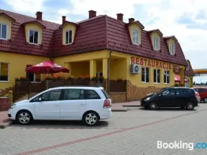 Hotel I Restauracja Jaskolka