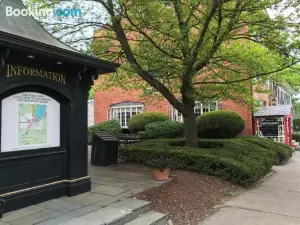 The Tunnicliff Inn