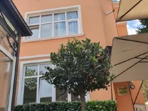 Primavera 2 Hotel