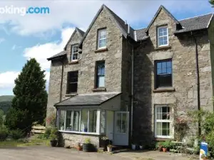 Suie Hunting Lodge