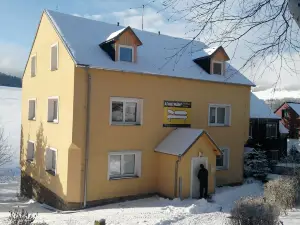 Apartment House in The Ore Mountains Near Valley Station, Loucná - Keilberg